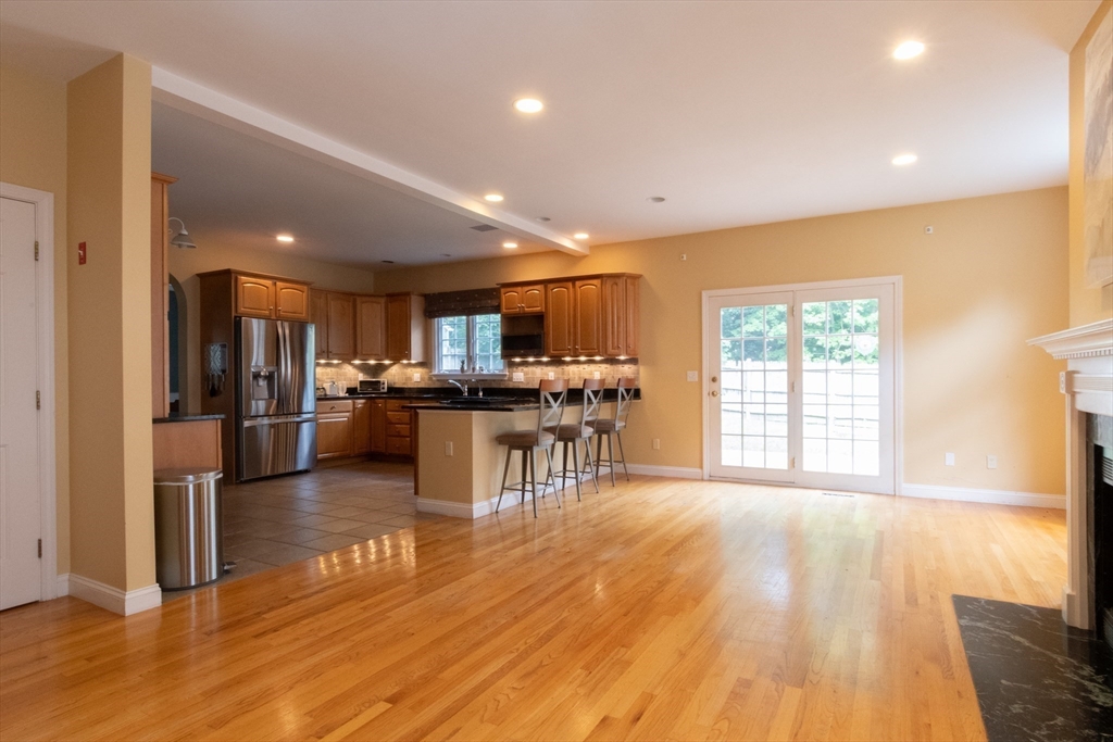 Needham, Massachusetts 02492, United States, 4 Bedrooms Bedrooms, ,4 BathroomsBathrooms,Residential,Contingent,113727