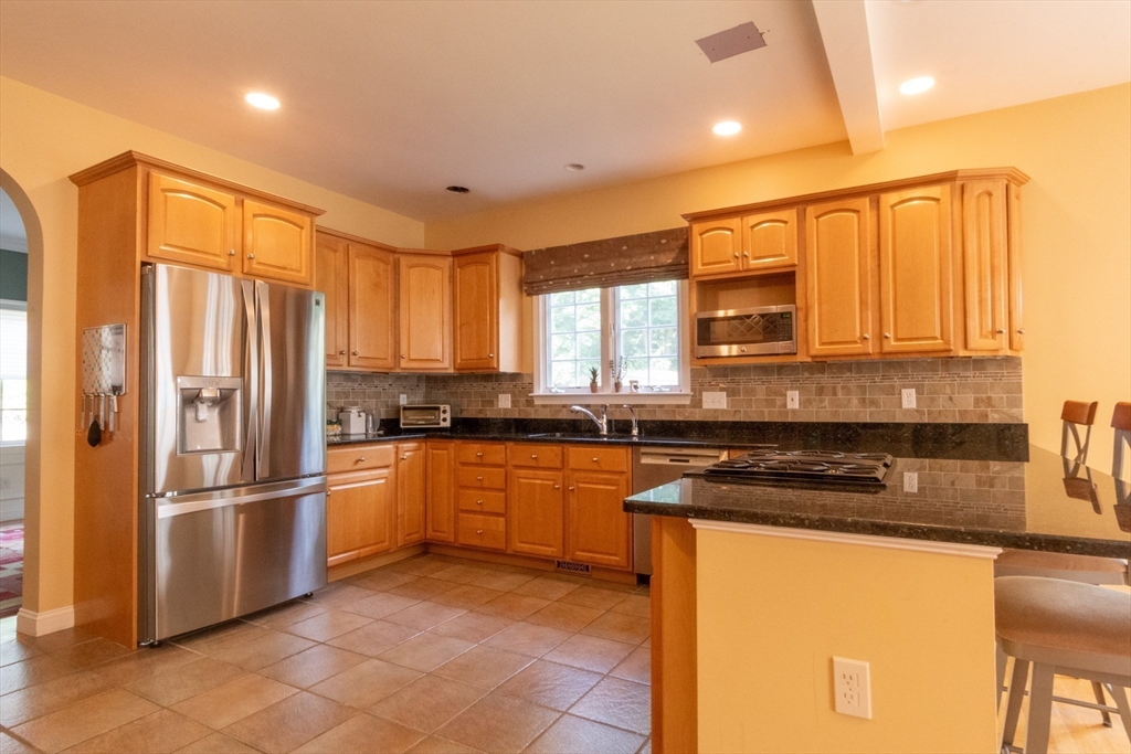 Needham, Massachusetts 02492, United States, 4 Bedrooms Bedrooms, ,4 BathroomsBathrooms,Residential,Contingent,113727