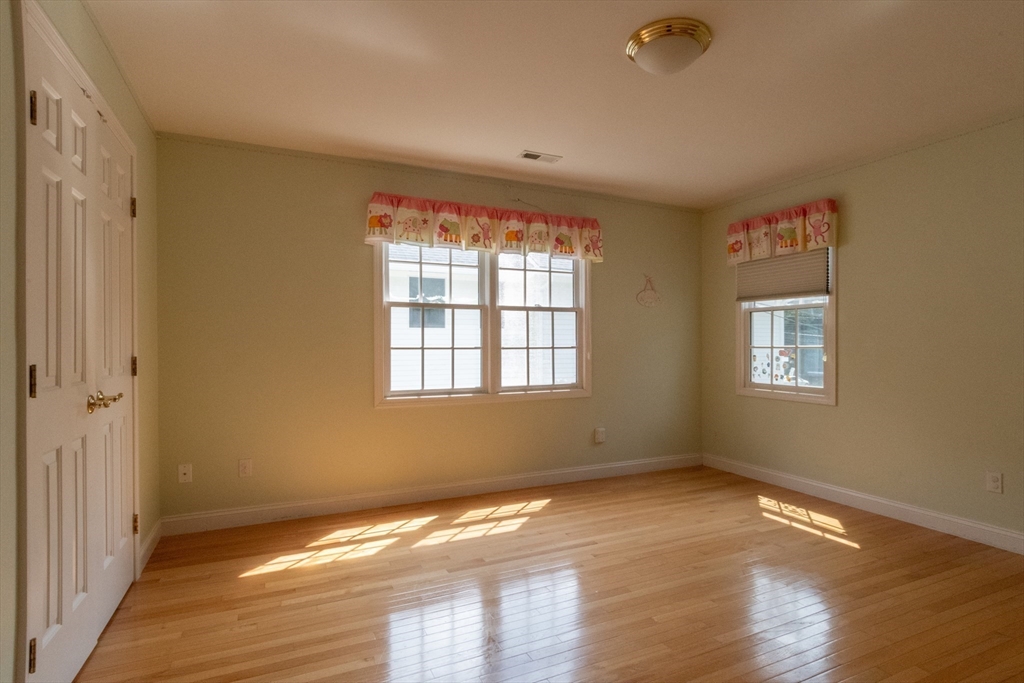 Needham, Massachusetts 02492, United States, 4 Bedrooms Bedrooms, ,4 BathroomsBathrooms,Residential,Contingent,113727