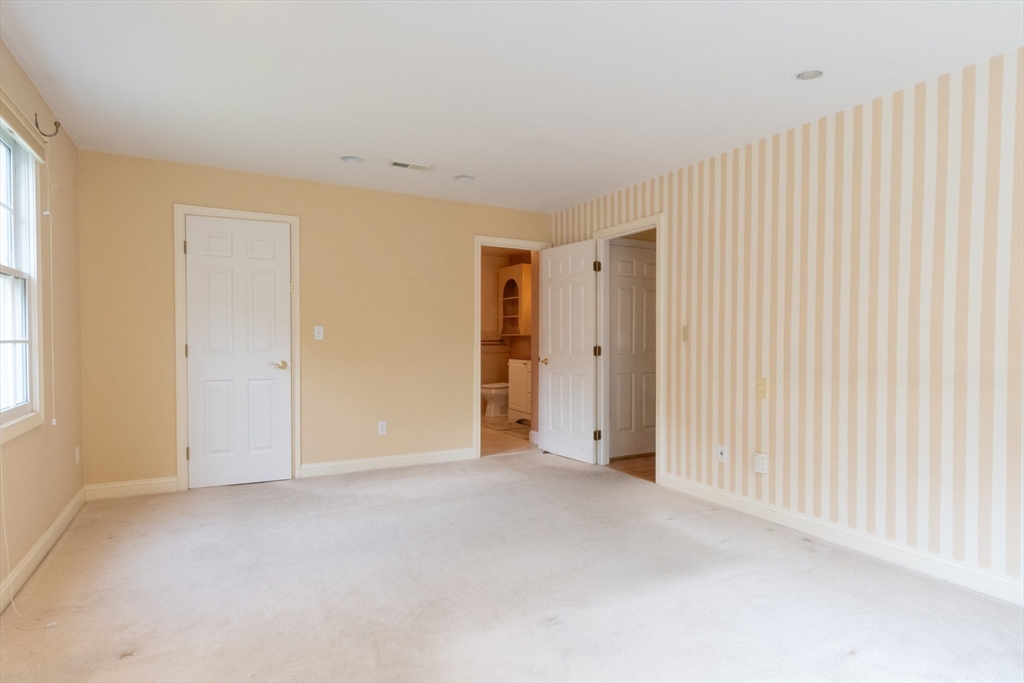 Needham, Massachusetts 02492, United States, 4 Bedrooms Bedrooms, ,4 BathroomsBathrooms,Residential,Contingent,113727