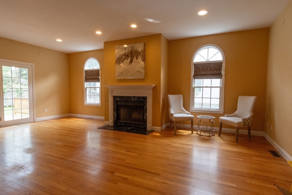 Needham, Massachusetts 02492, United States, 4 Bedrooms Bedrooms, ,4 BathroomsBathrooms,Residential,Contingent,113727