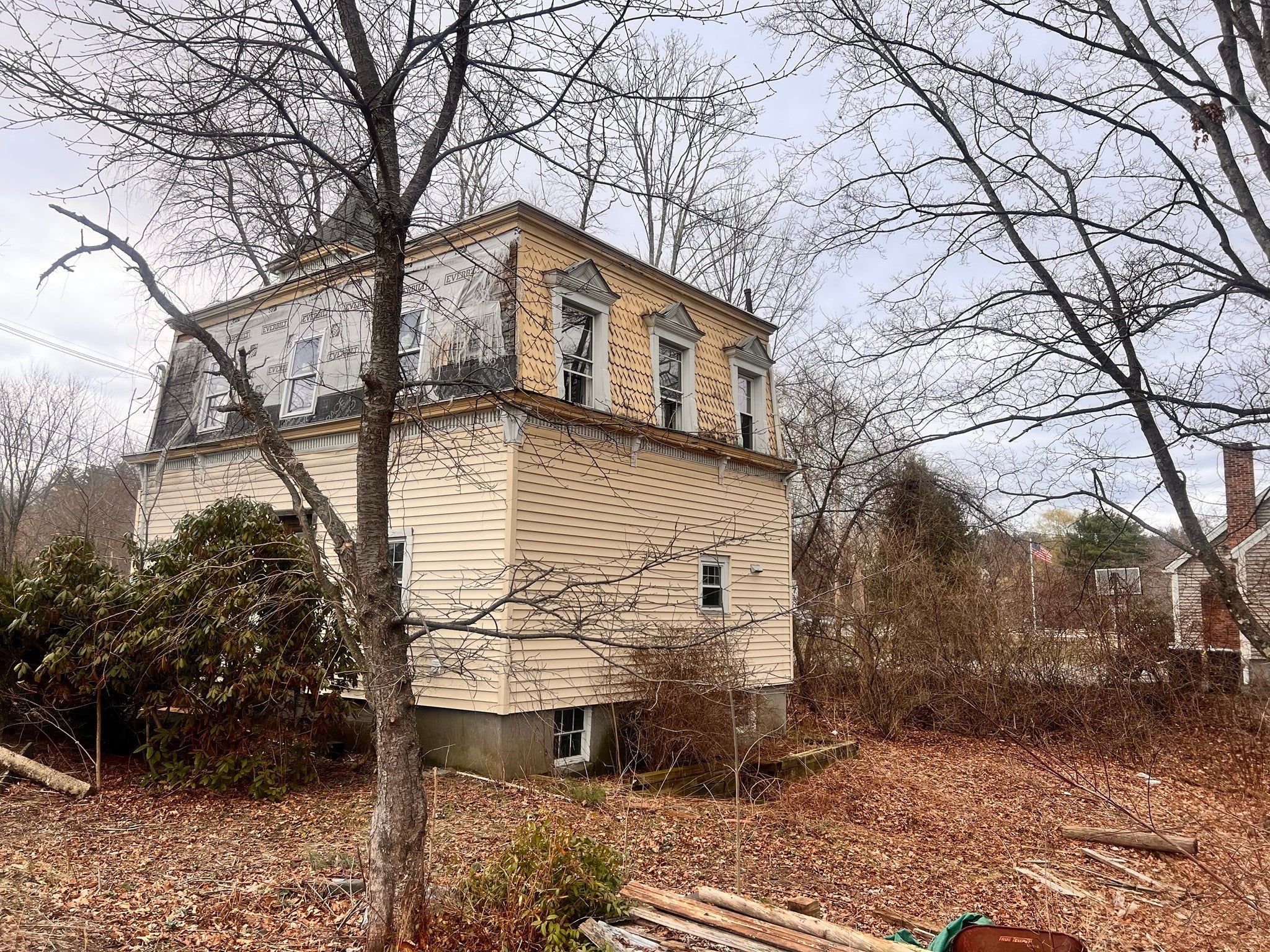 1334 N Main St