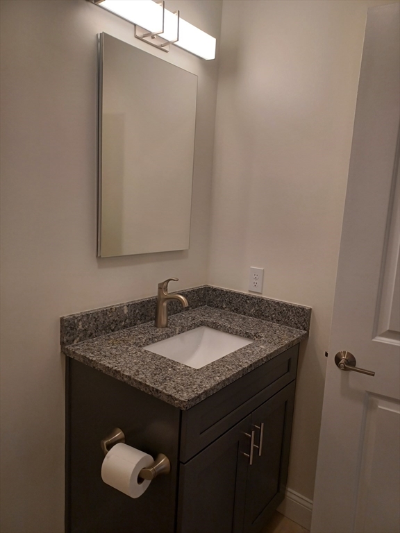 10 Franklin Ave 204