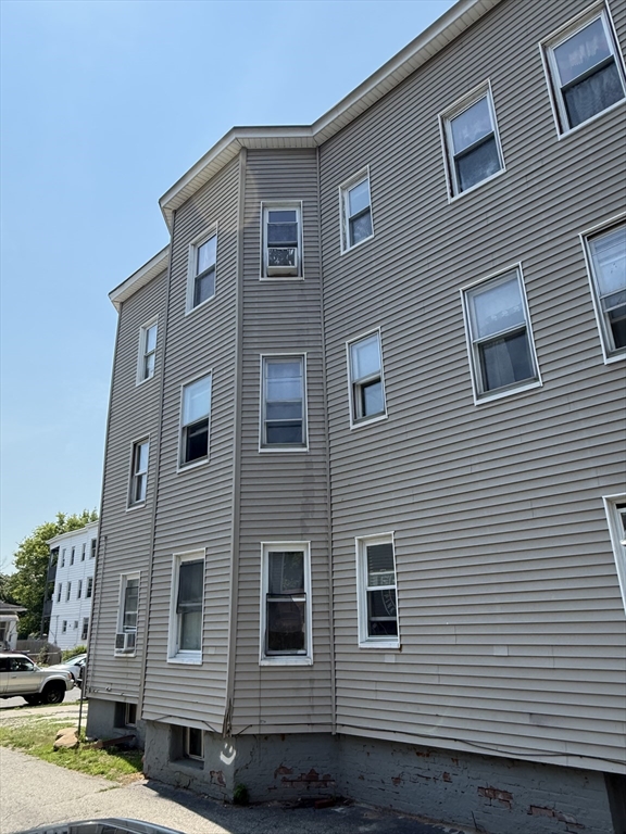 75-77 Mooreland St