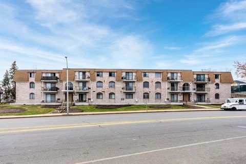 Photo of 40 High St #205, Dedham, MA 02026 (MLS # 73463114)