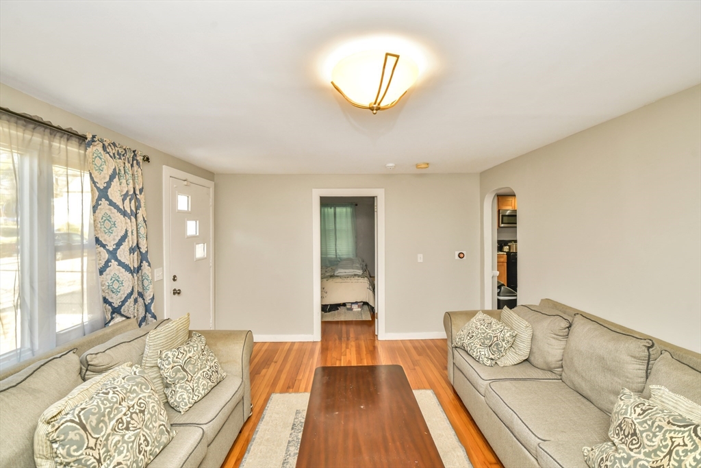 23 Caton St
