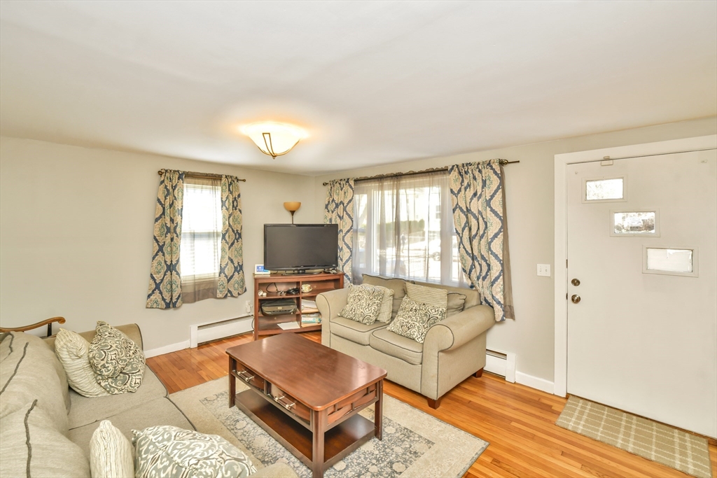 23 Caton St