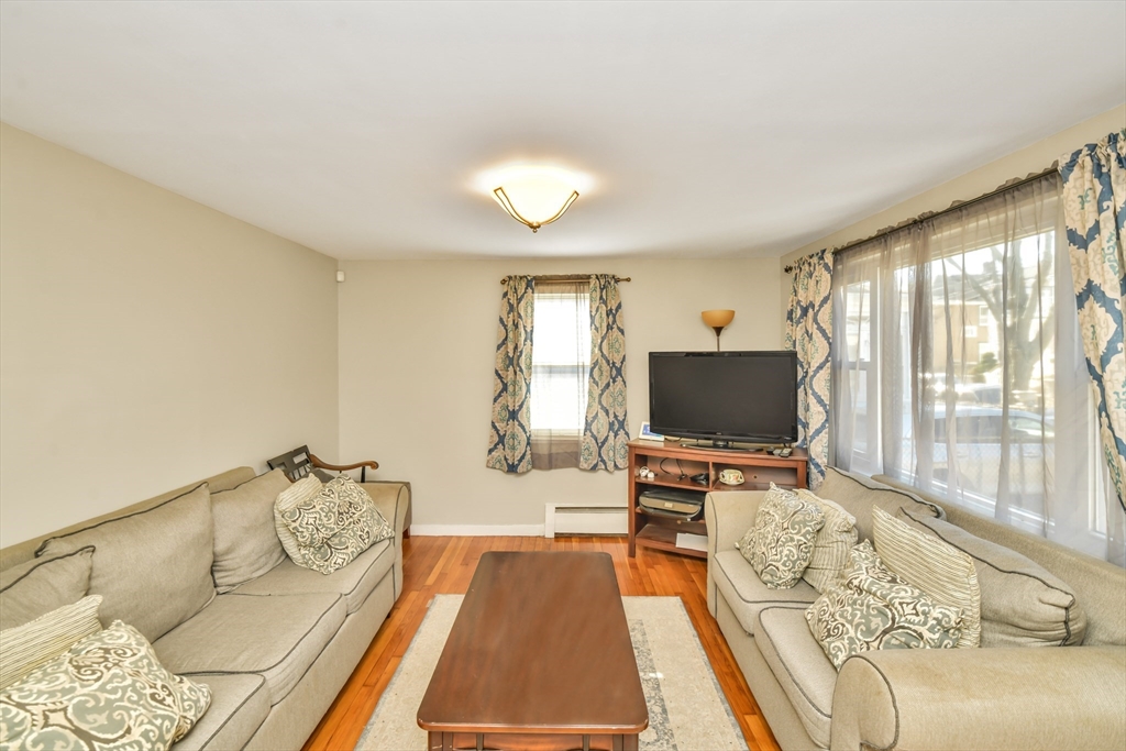 23 Caton St