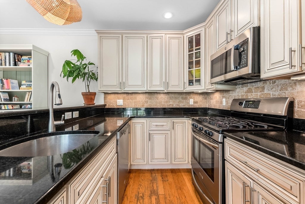 24 Custer St #1, Boston, MA, 24 Custer St #1, Boston, MA Photo #8