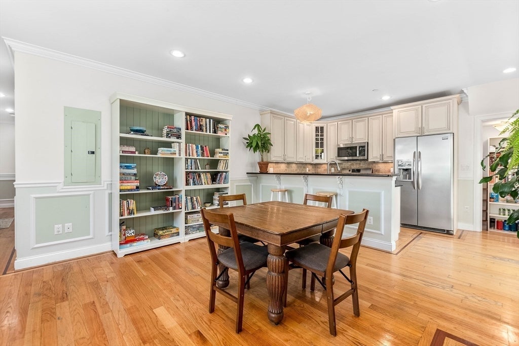 24 Custer St 1