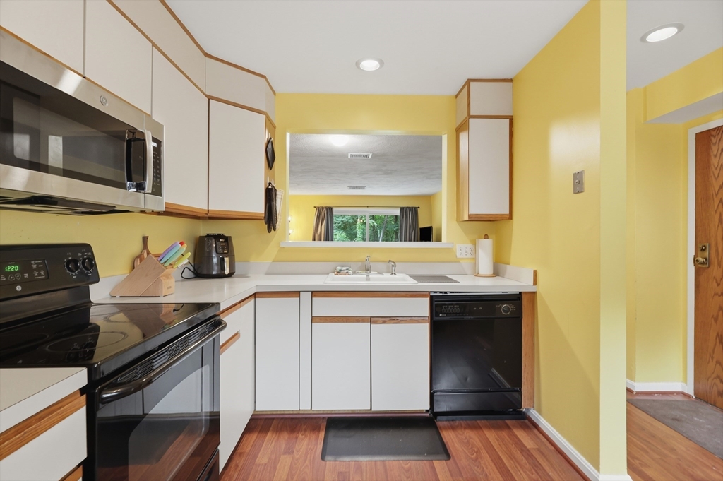 330 Sunderland Rd 7