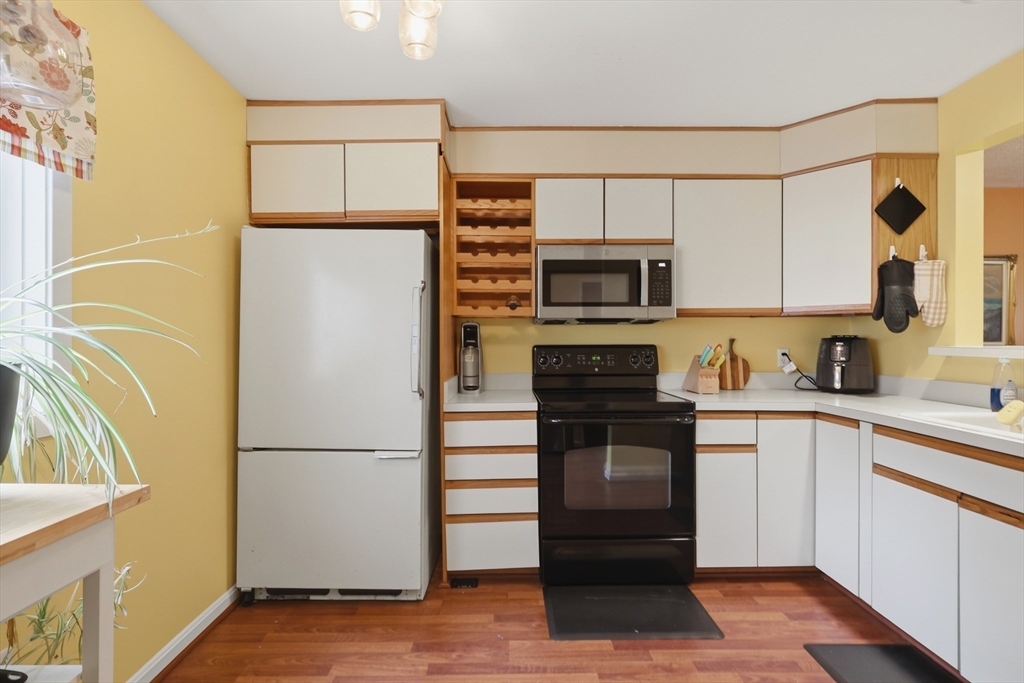 330 Sunderland Rd 7
