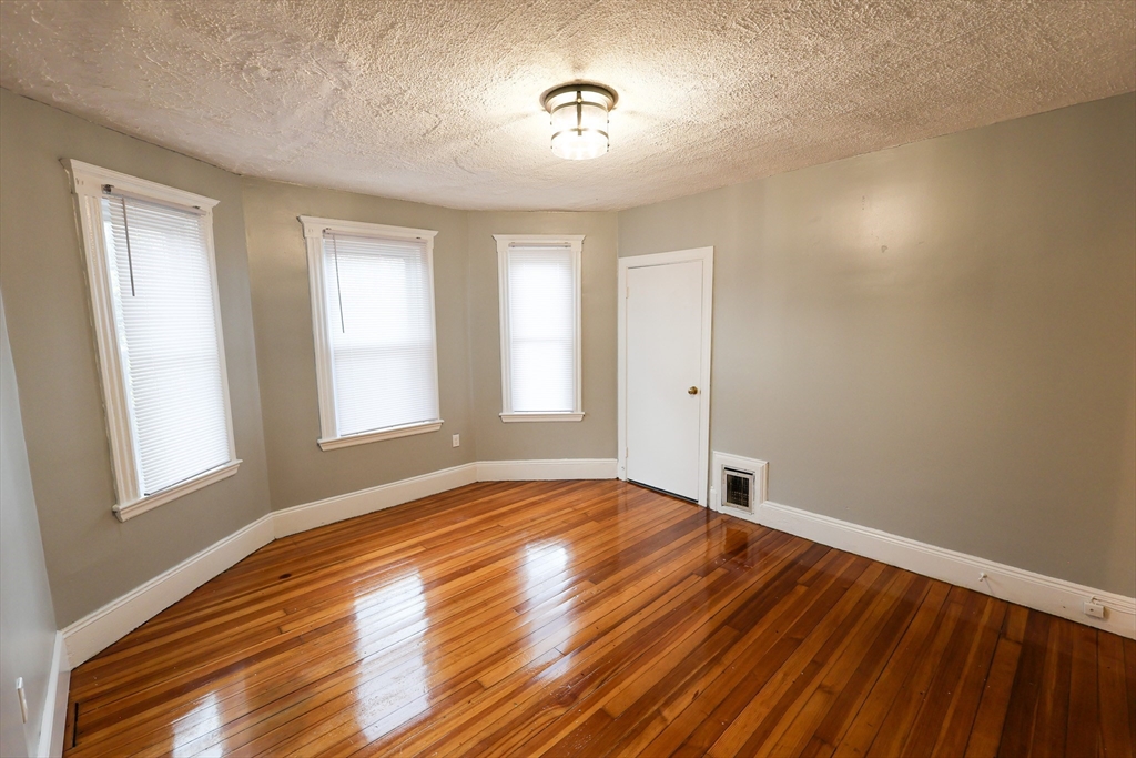 4 Standard Street 2