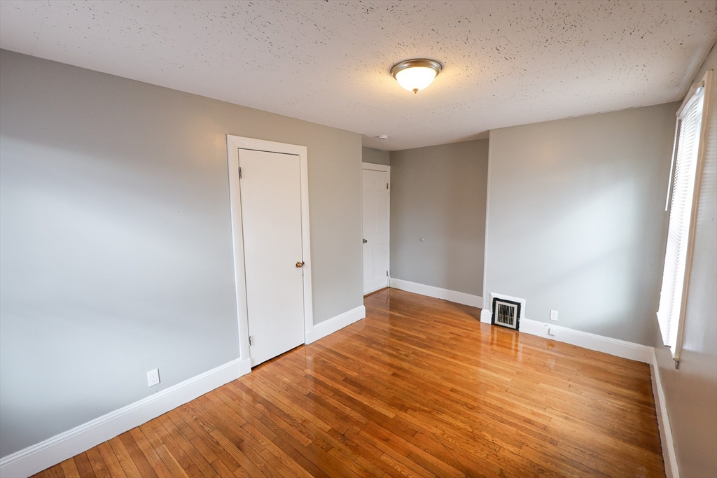 4 Standard Street 2