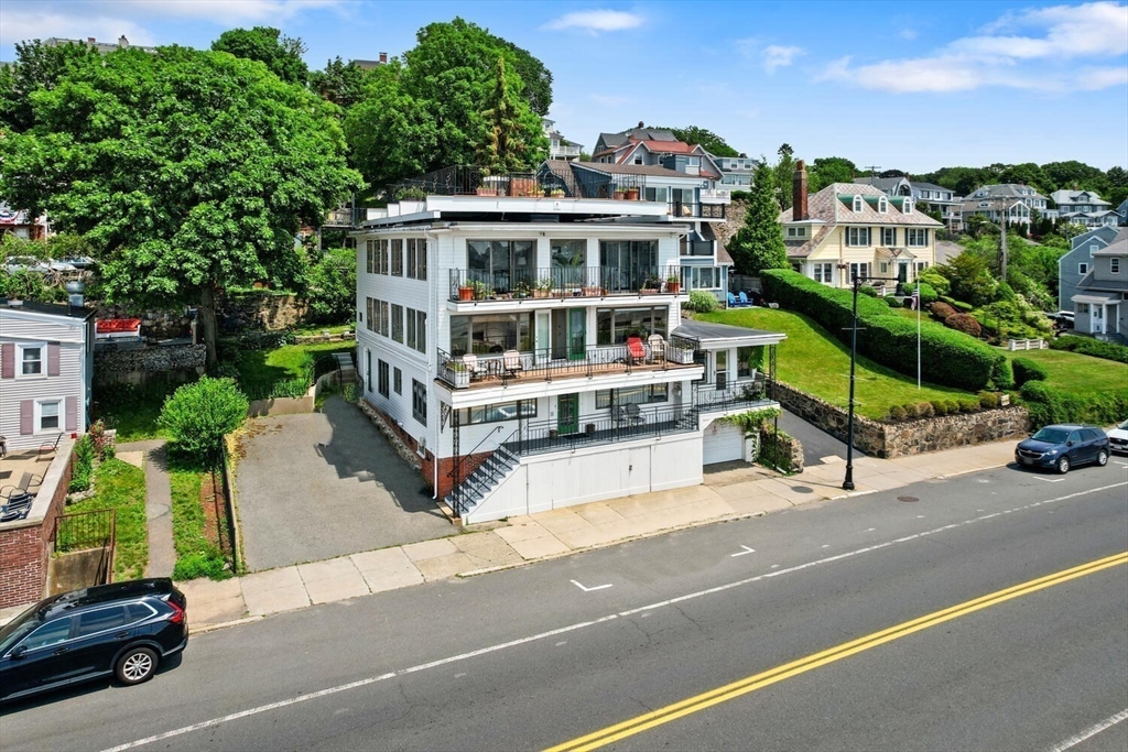 374 Humphrey St 4