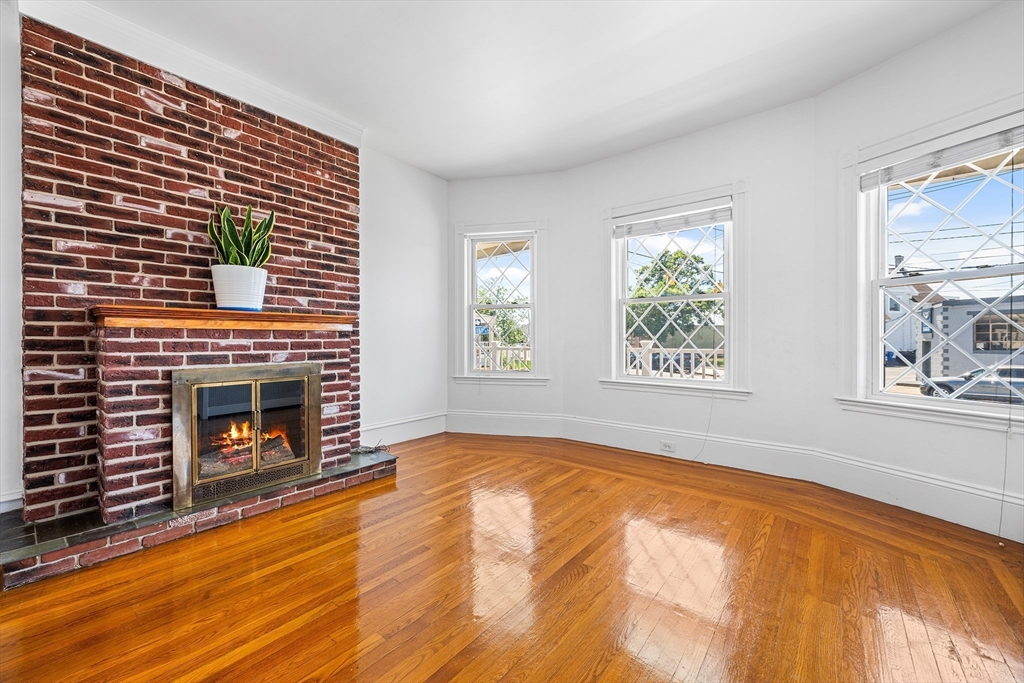 546 Shirley St