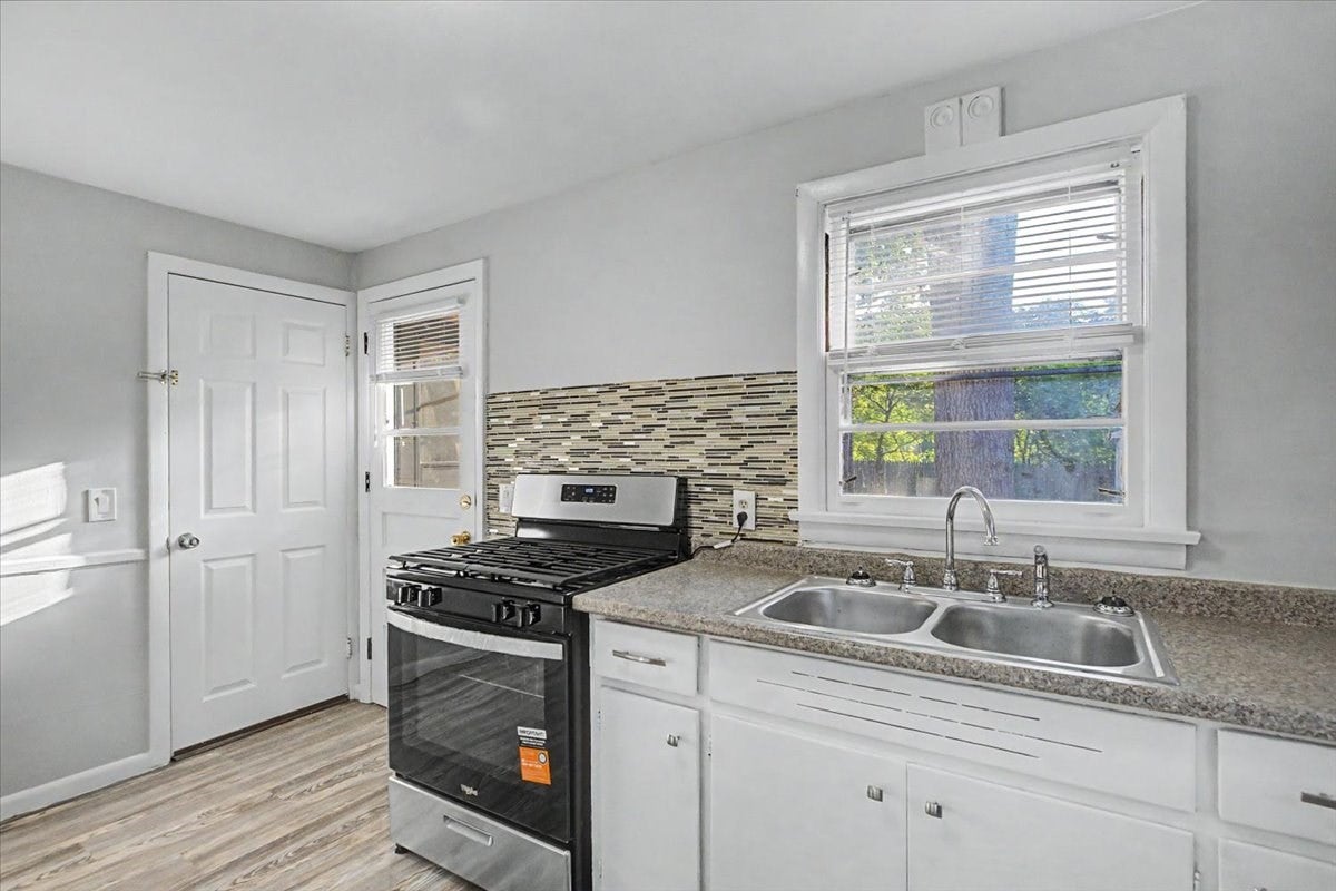 11-13 Palmyra St, Springfield, MA, 11-13 Palmyra St, Springfield, MA Photo #22