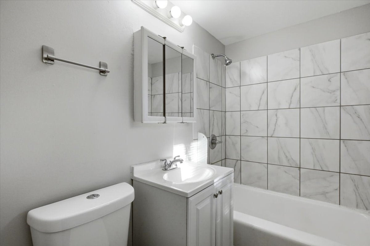 11-13 Palmyra St, Springfield, MA, 11-13 Palmyra St, Springfield, MA Photo #17