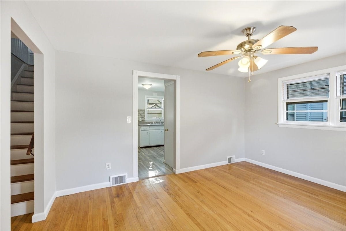 11-13 Palmyra St