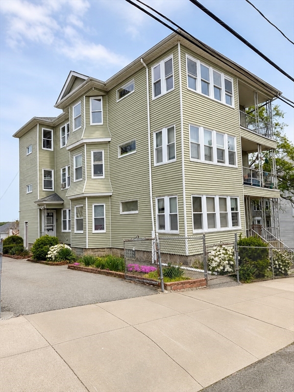 Click for 1026 Rock Street #3, Fall River, MA slideshow