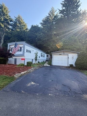 6 Willow Circle
