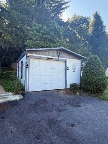 6 Willow Circle