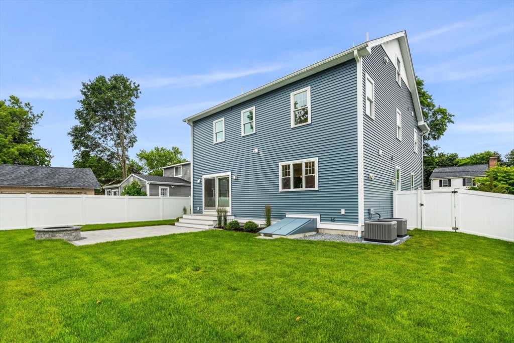 10 Whittier Rd