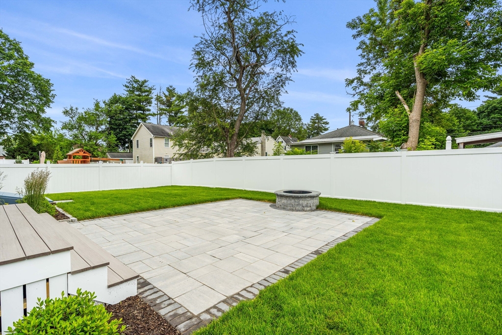 10 Whittier Rd