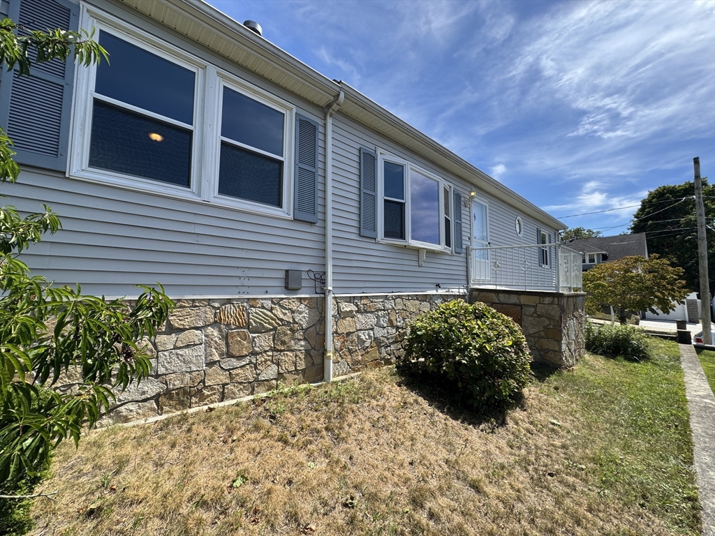156 Bliss St