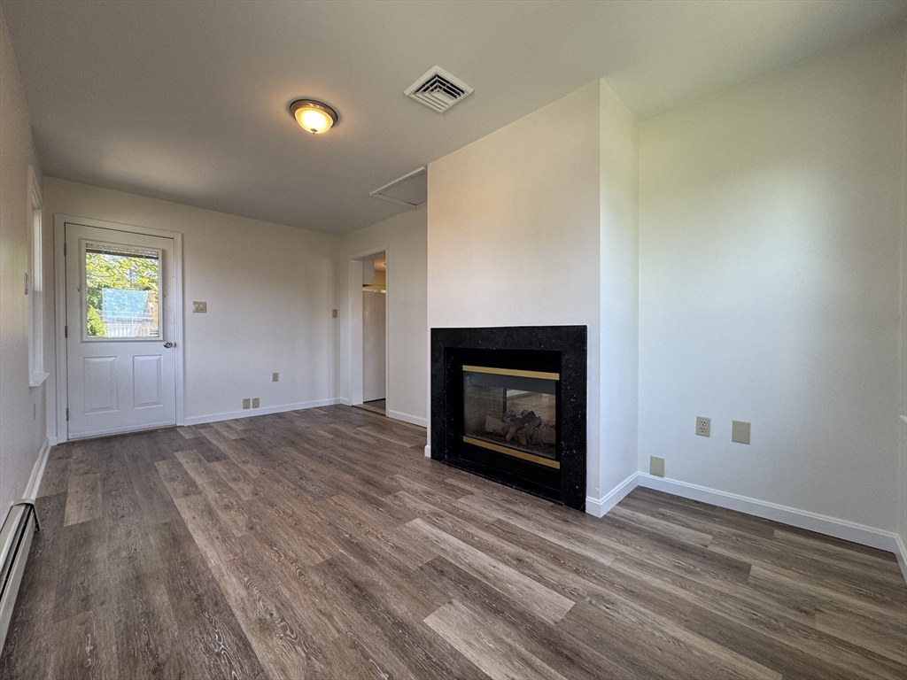 156 Bliss St