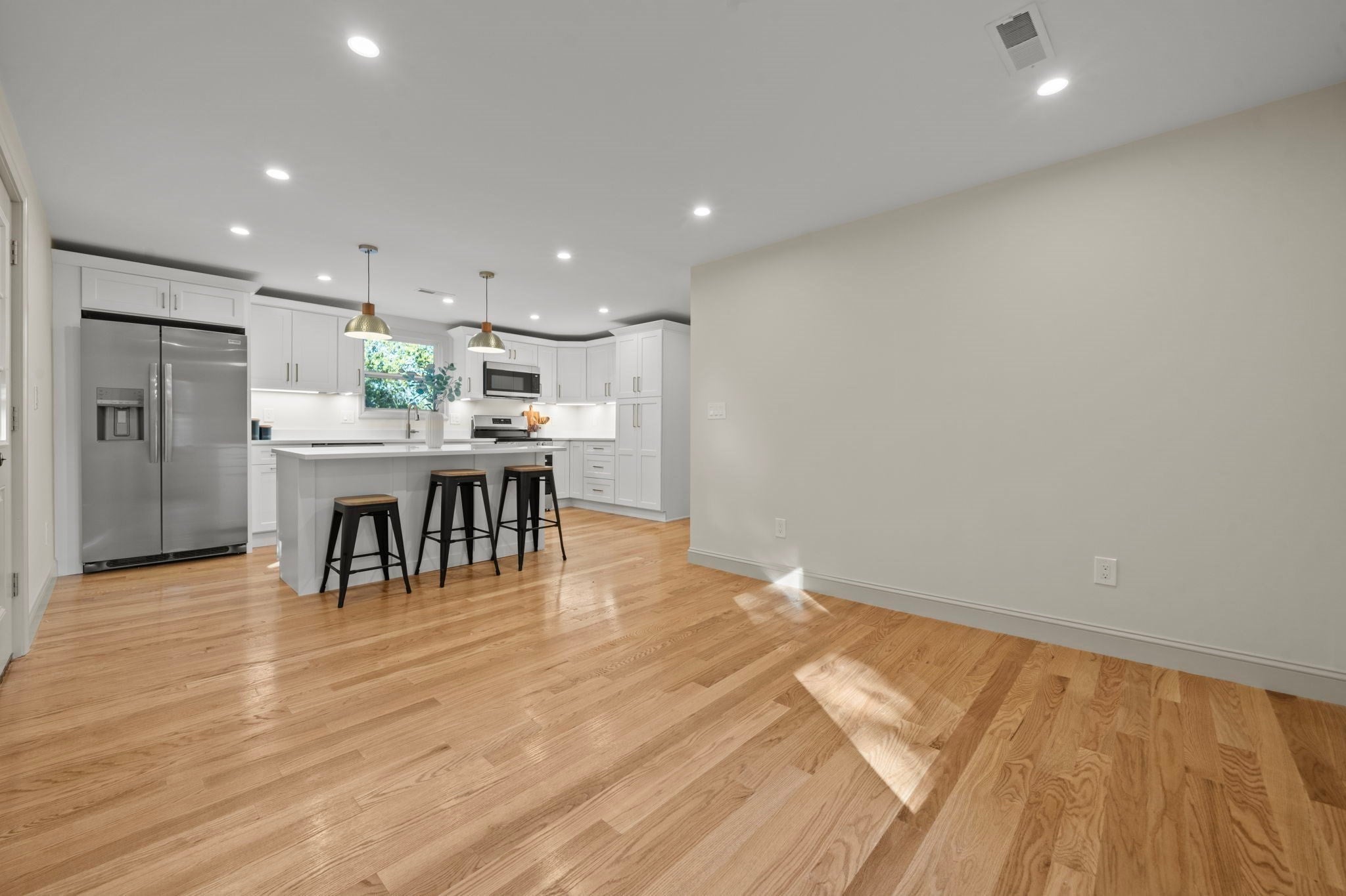 253 Main St