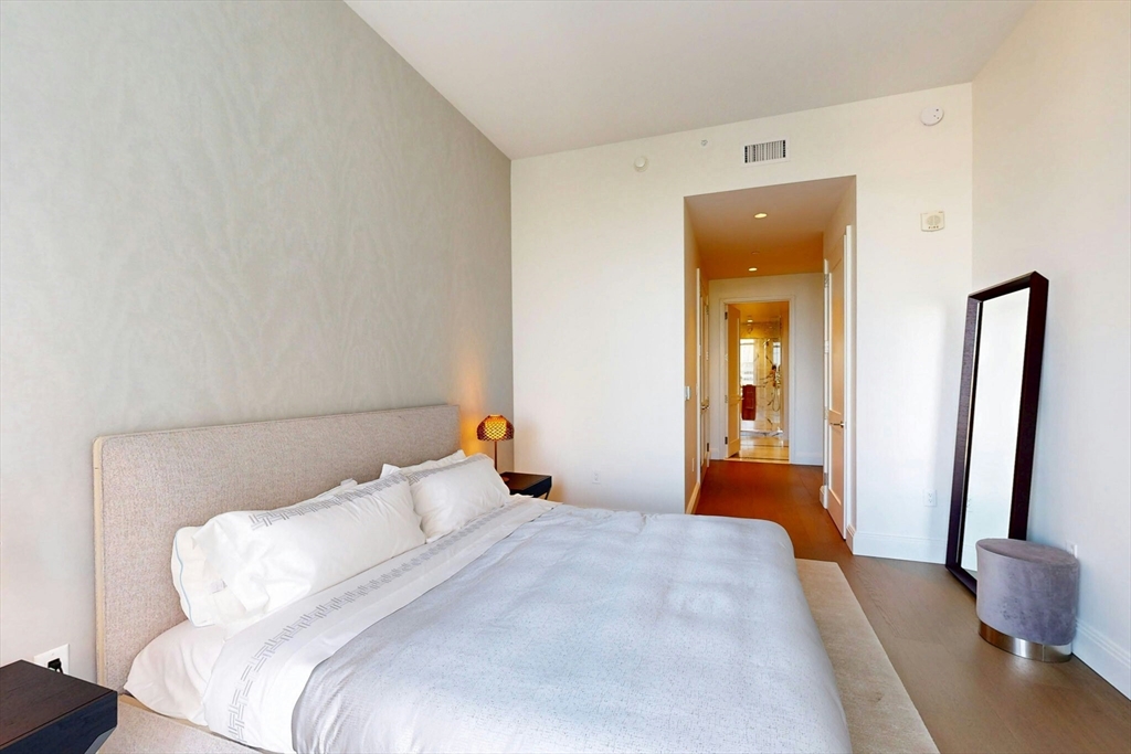 240 Devonshire Street 3910