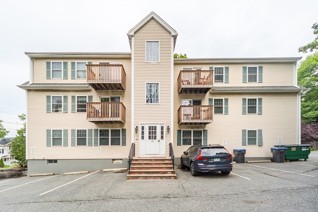 43 N Main St