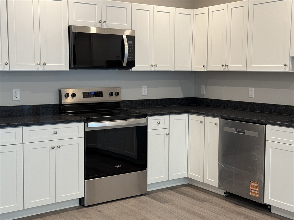 251 Sladen Street 103