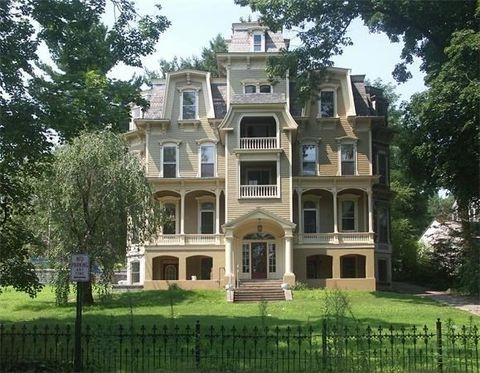 76 Crescent St 2 Northampton MA 01060
