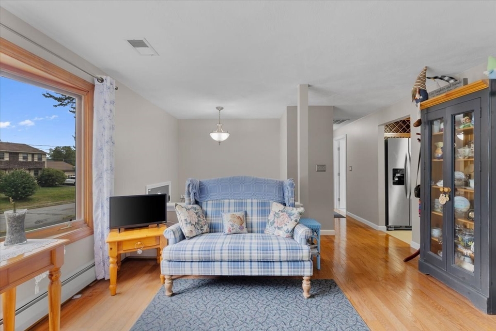 39 Brewster Dr