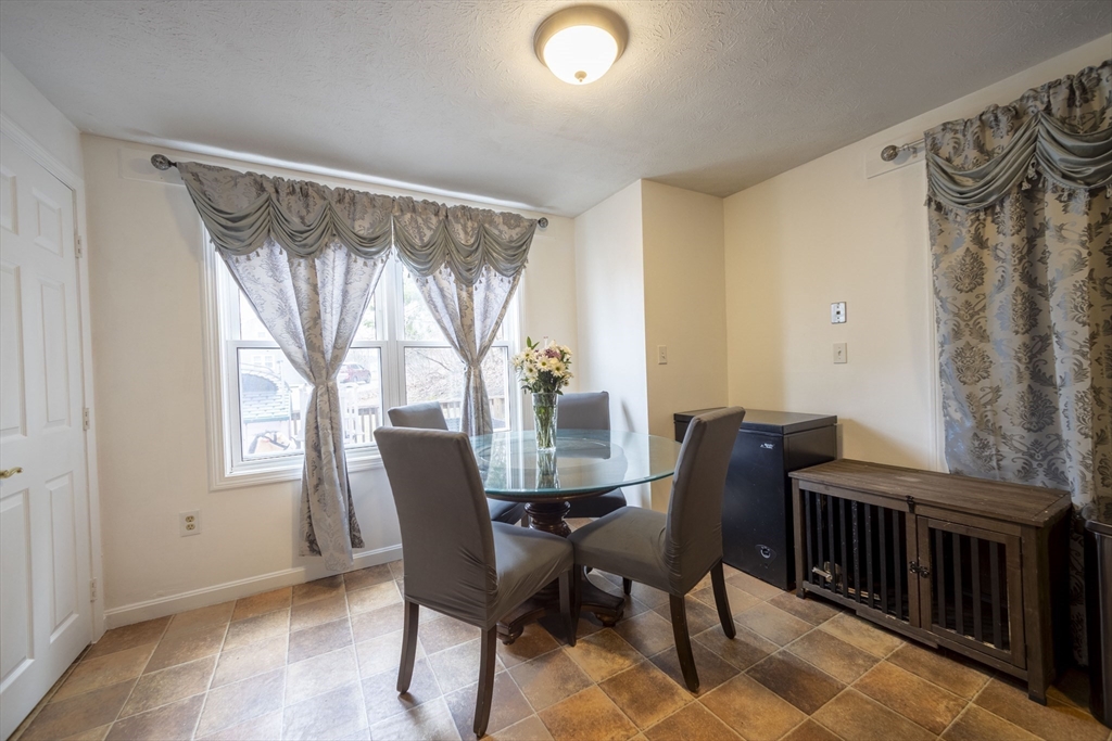 38 S Riverview St 38