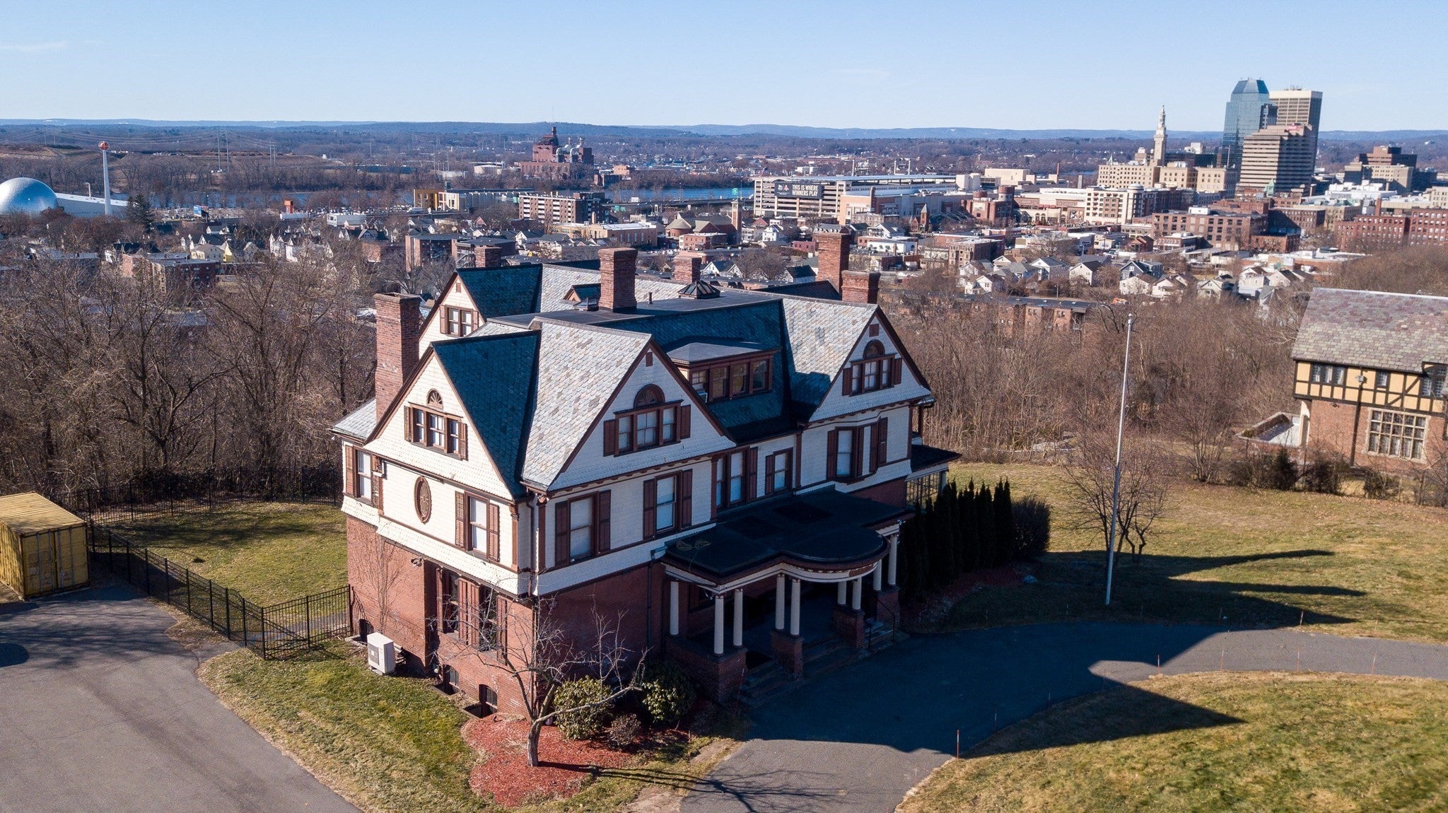270 Maple St