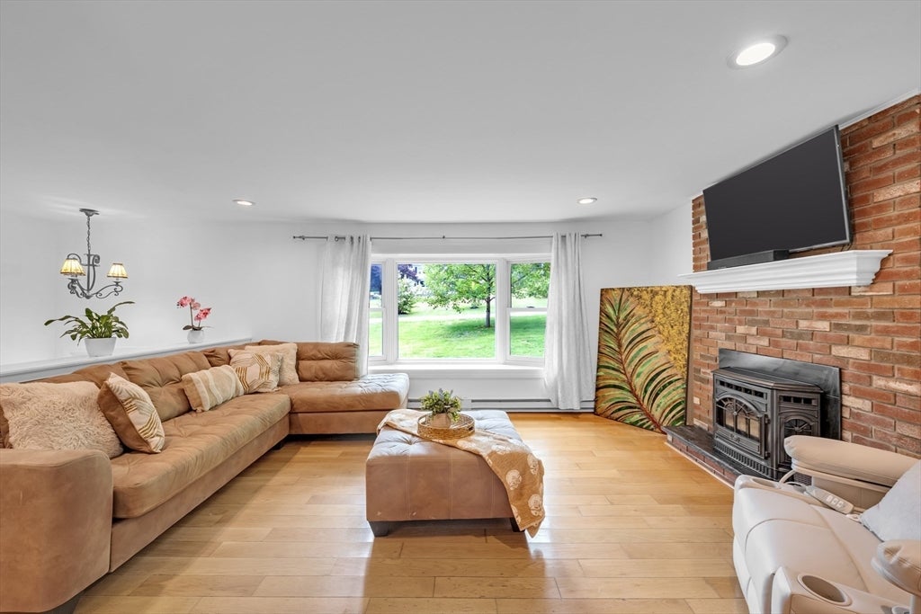 27 Hillside Dr