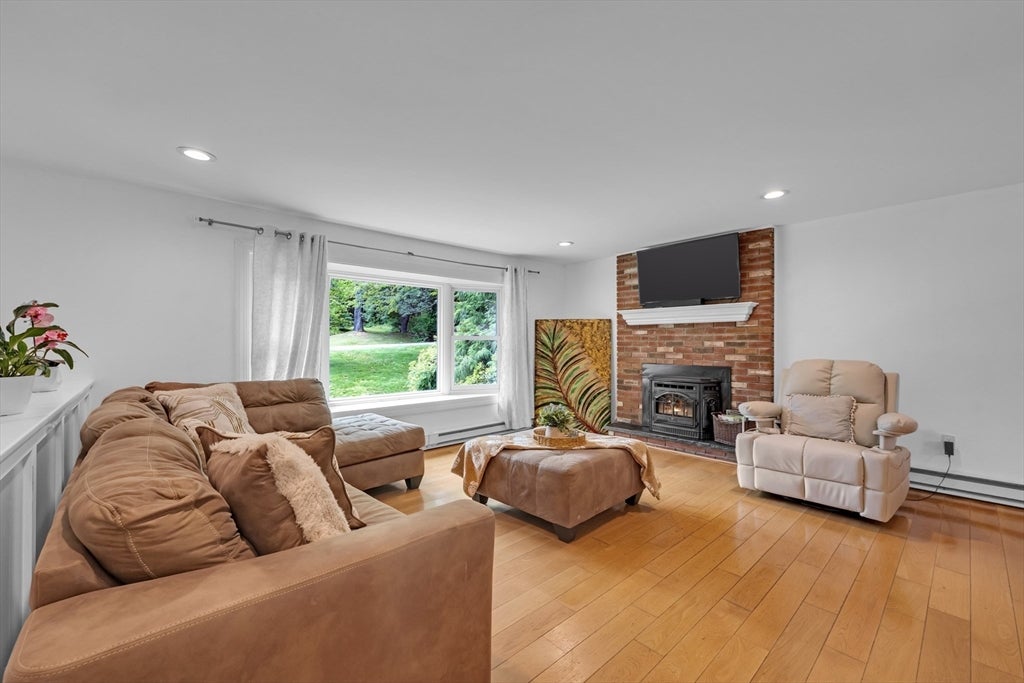 27 Hillside Dr