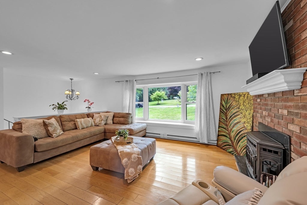 27 Hillside Dr