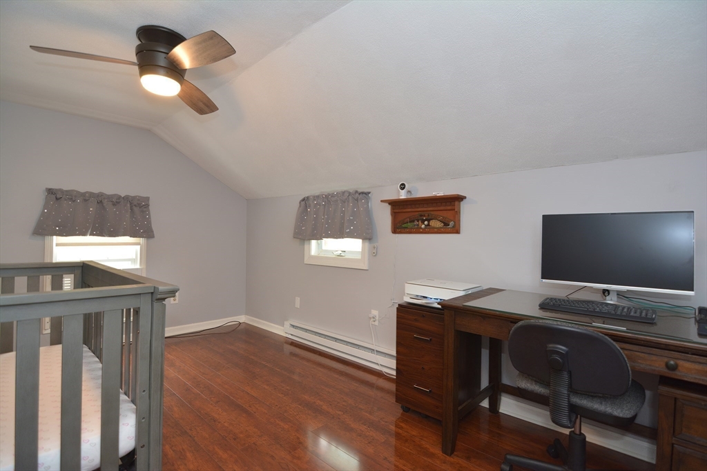 Attleboro, Massachusetts 02703, United States, 3 Bedrooms Bedrooms, ,2 BathroomsBathrooms,Residential,Contingent,125057