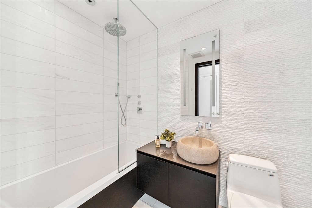 1 Avery St #24D, Boston, MA Photo #14
