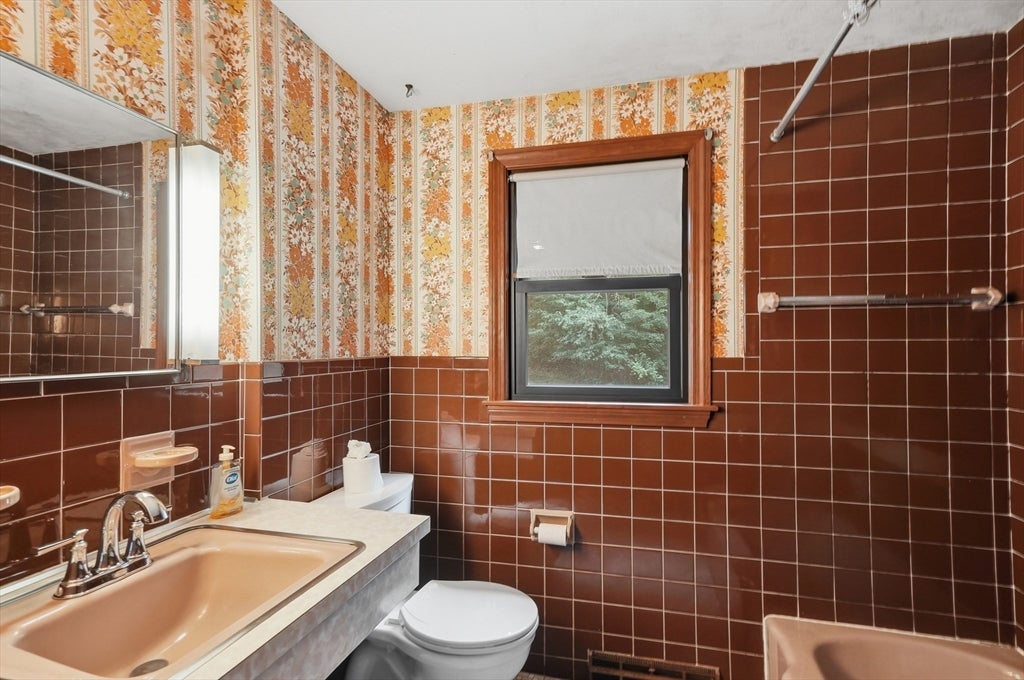 9 Conestoga Road, Chelmsford, MA, 9 Conestoga Road, Chelmsford, MA Photo #11