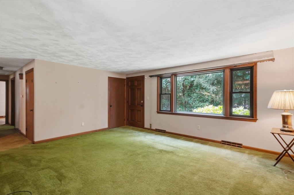 9 Conestoga Road, Chelmsford, MA, 9 Conestoga Road, Chelmsford, MA Photo #3