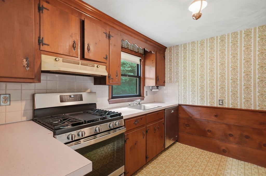 9 Conestoga Road, Chelmsford, MA, 9 Conestoga Road, Chelmsford, MA Photo #8