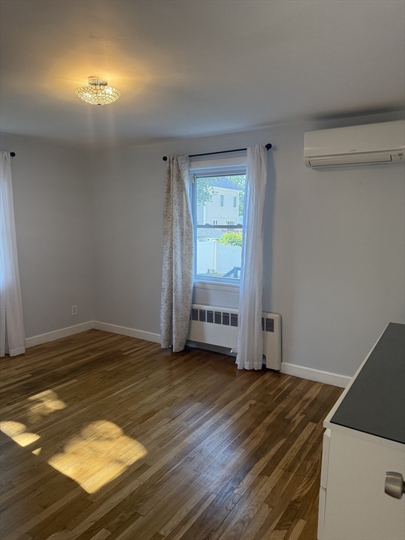 Waltham, Massachusetts 02451, United States, 4 Bedrooms Bedrooms, ,1 BathroomBathrooms,Residential,Active,176642