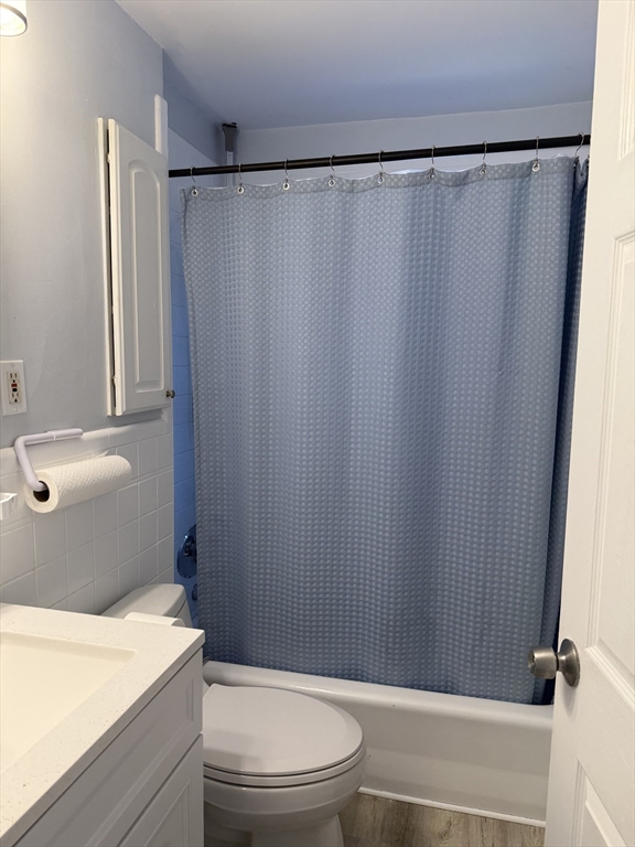 Waltham, Massachusetts 02451, United States, 4 Bedrooms Bedrooms, ,1 BathroomBathrooms,Residential,Active,176642