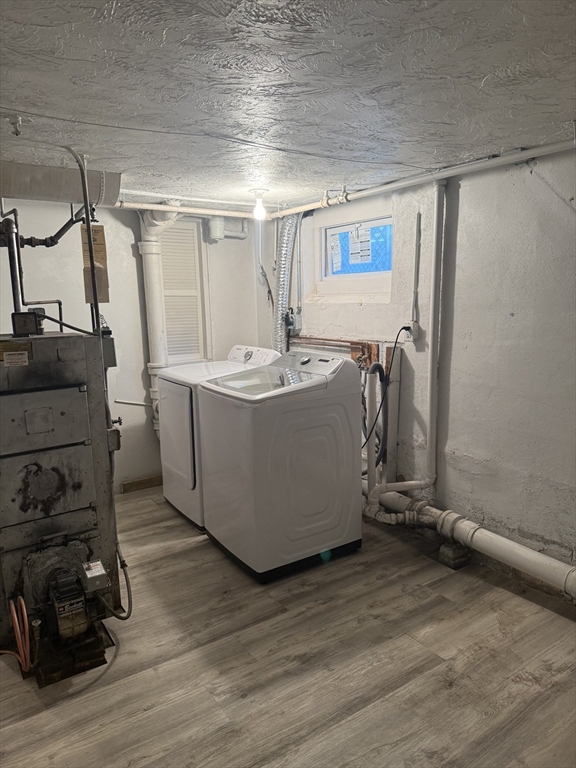 Waltham, Massachusetts 02451, United States, 4 Bedrooms Bedrooms, ,1 BathroomBathrooms,Residential,Active,176642