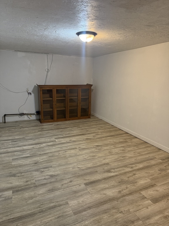 Waltham, Massachusetts 02451, United States, 4 Bedrooms Bedrooms, ,1 BathroomBathrooms,Residential,Active,176642